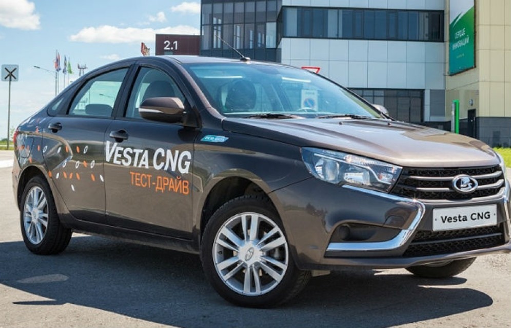 «АвтоВАЗ» начал продажи работающей на газе Lada Vesta
