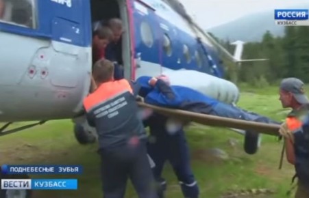 Спасатели эвакуировали с Поднебесных Зубьев туриста из Санкт-Петербурга