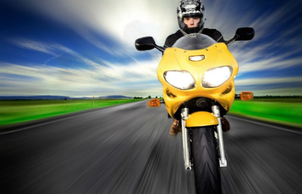 В Абакане мопедист вез с собой полкилограмма марихуаны