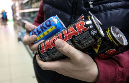 Минфин предложил запретить производство и продажу алкоэнергетиков