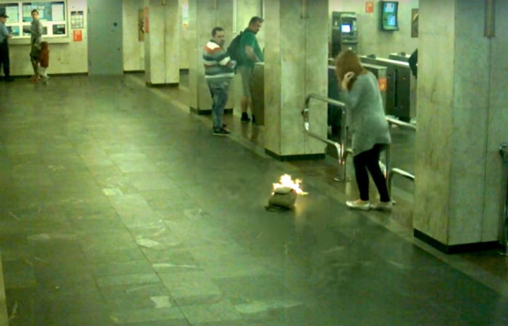 У девушки в минском метро взорвался вейп