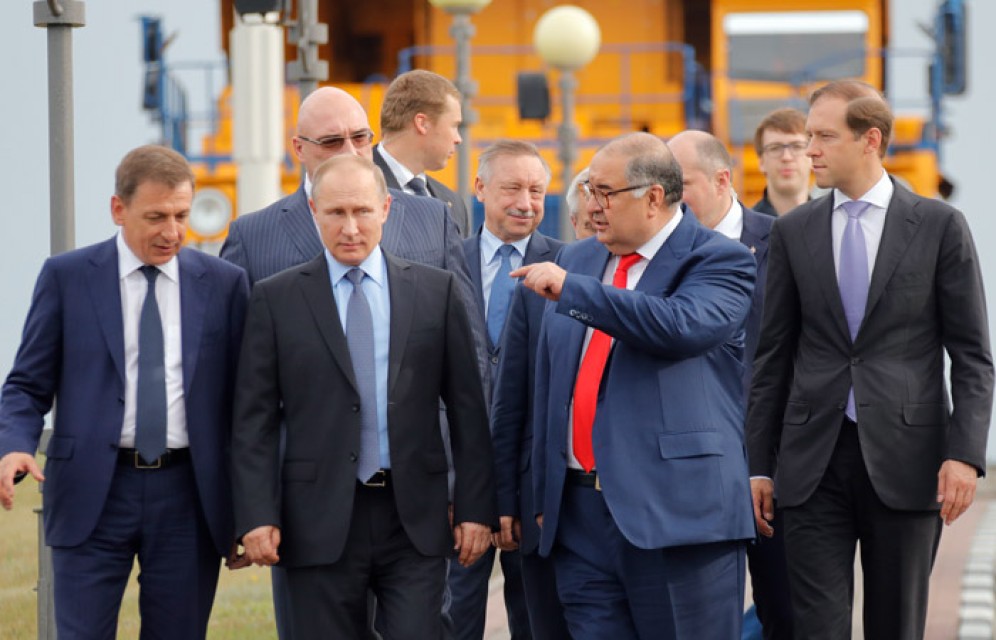 Путин пообещал не допустить роста цен на бензин