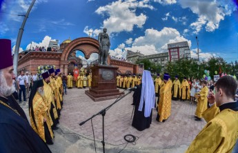 В Новосибирске открыли памятник Николаю II и цесаревичу Алексею