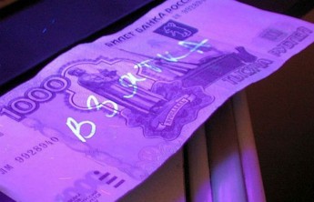 В Абакане с осужденного директора автошколы требуют вернуть взятку в 134 тыс. рублей