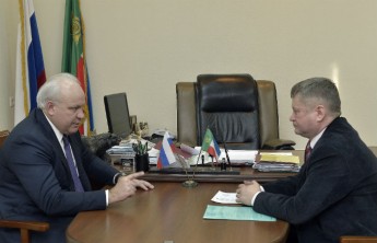 Виктор Зимин назвал главу Ширинского района аферистом и приказал «убрать его с дороги»