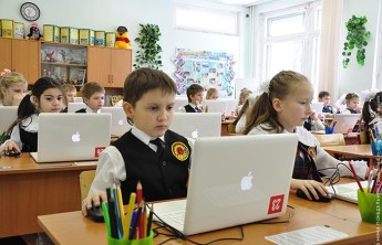 Жириновский предложил начинать учебный год с 1 октября