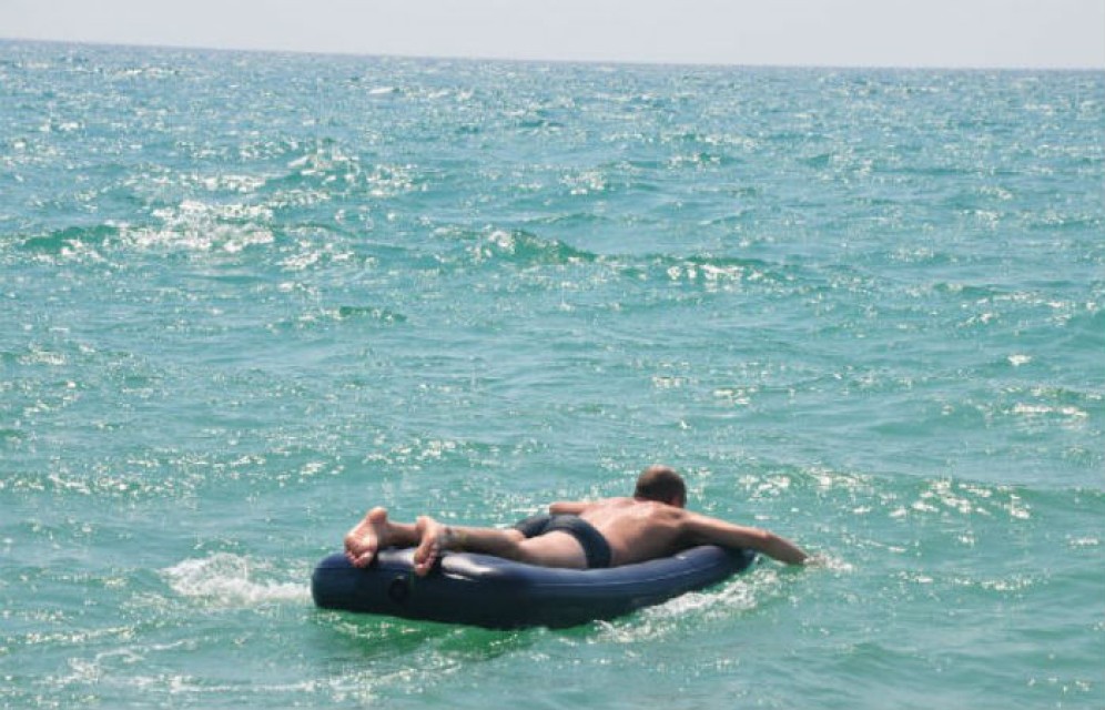 "Унесенный на матрасе": в Хакасии уснувший купальщик оказался в Красноярском море