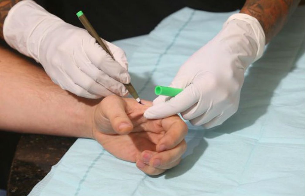 Первая компания в США начнет вживлять чипы сотрудникам