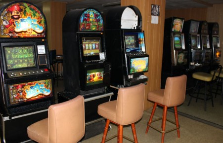 В Абакане накрыли очередное логово одноруких бандитов