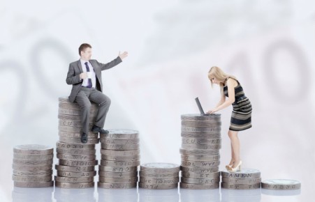 Женщины в России получают зарплату на 30% меньше, чем мужчины
