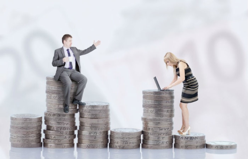 Женщины в России получают зарплату на 30% меньше, чем мужчины