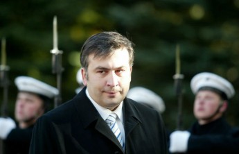 Саакашвили пригрозил сместить Порошенко с поста президента Украины