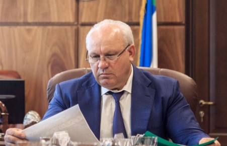 Глава Хакасии проконтролирует восстановление поврежденных градом соцобъектов