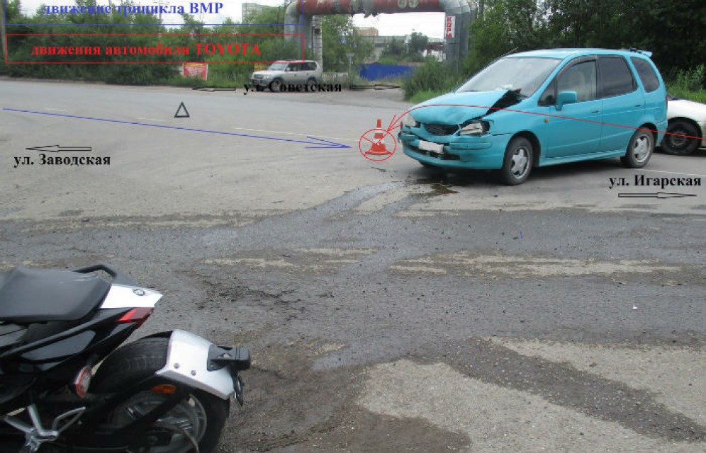 В Абакане "Тойота" не пропустила трицикл