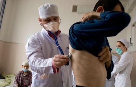 Жителя Сорска принудительно отправили лечиться от туберкулеза