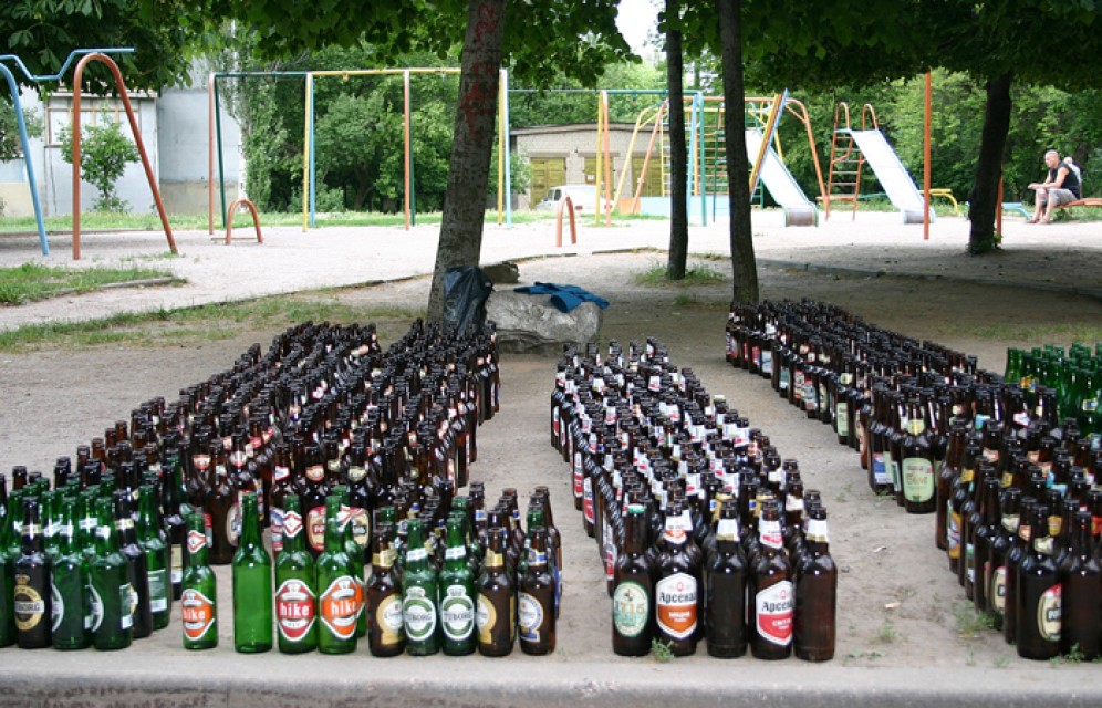 В России предложили возродить массовую сдачу стеклотары