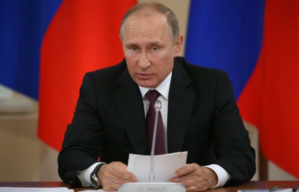 Путин запретил "бюрократический футбол"