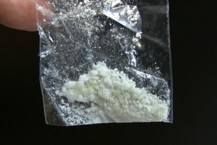 Абаканский "парфюмер" хранил наркотики во флакончике от духов