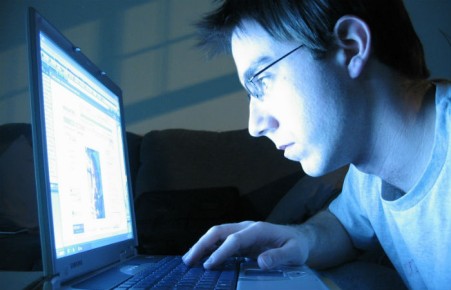 Почему увлечение социальными сетями сравнивают с наркоманией