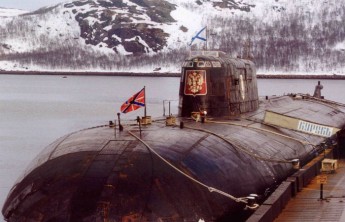 Память экипажа подлодки «Курск» почтили на Тихоокеанском флоте