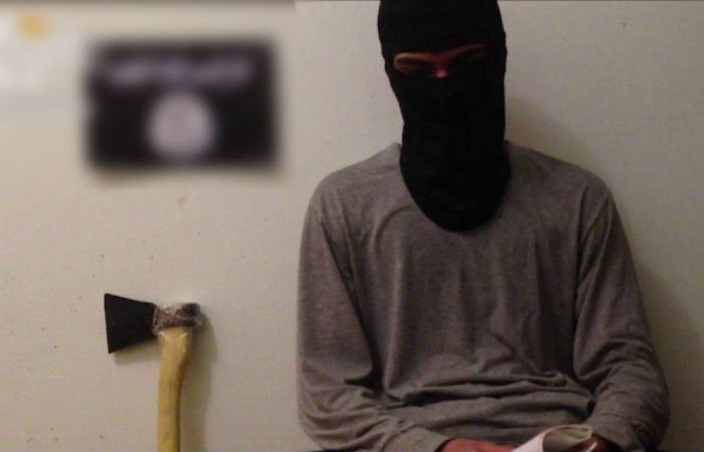 Опубликовано видеообращение напавшего с ножом на прохожих в Сургуте