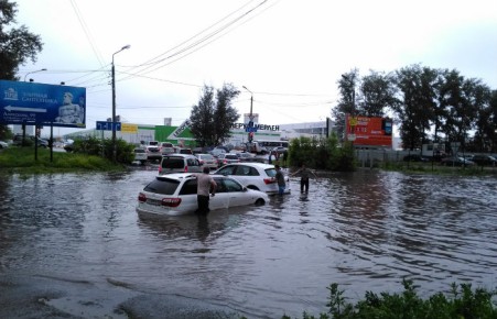 В Хакасию могут привезти автомобили из затопленного Красноярска