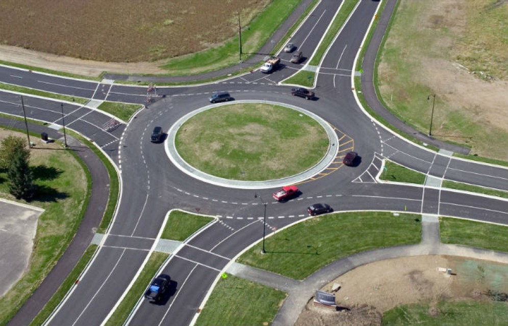 Водители получат приоритет при движении по круговым перекресткам