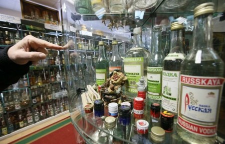 Минздрав предложил повысить цены на водку до 300 рублей