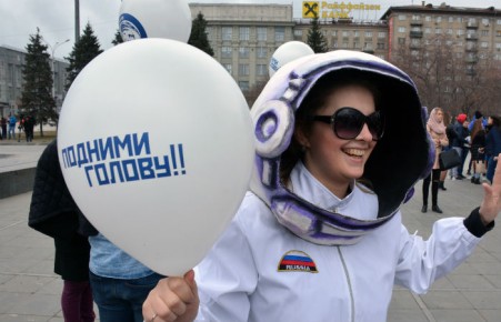Хакасские школьники присоединились к флешмобу #Поднимиголову