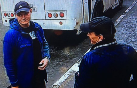 В Абакане разыскивают подозреваемых в краже телефонов