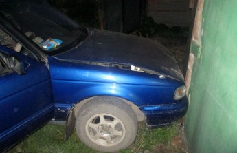 В Абакане пьяный работник СТО угнал автомобиль клиента и устроил ДТП