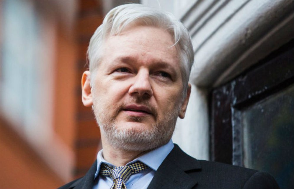 Ассанж предрек Трампу отставку в случае сворачивания торговли с КНР