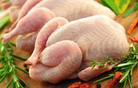 До Хакасии "долетают" опасные челябинские куры