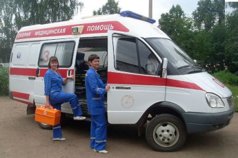 В Омске пациентка сломала нос врачу скорой