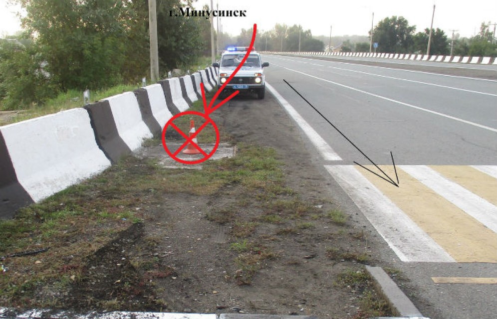 На трассе Абакан - Минусинск водитель врезался в столб