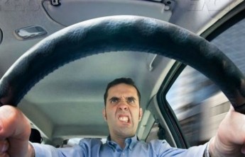 Эксперты назвали пять привычек водителей, которые «убивают» автомобиль