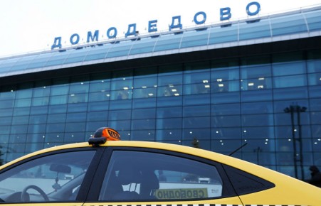 Пьяная жительница Красноярского края укусила полицейского в аэропорту Домодедово