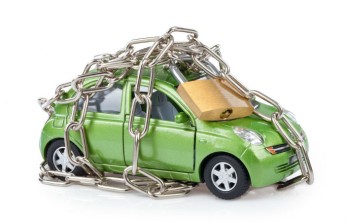 Банки предлагают запретить приставам арестовывать заложенный автомобиль