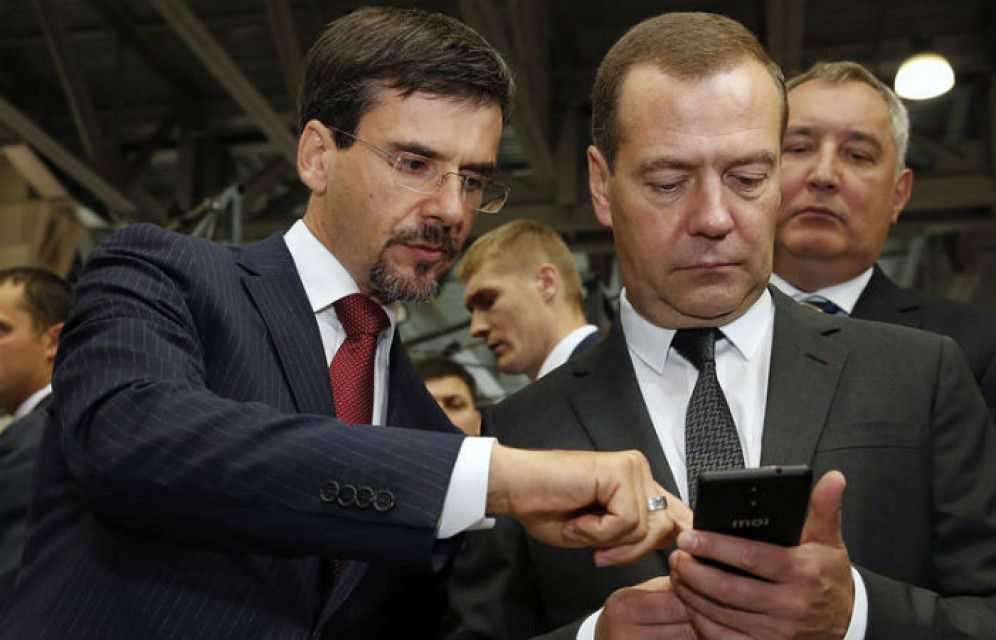 Медведев не будет пользоваться российским смартфоном Inoi R7
