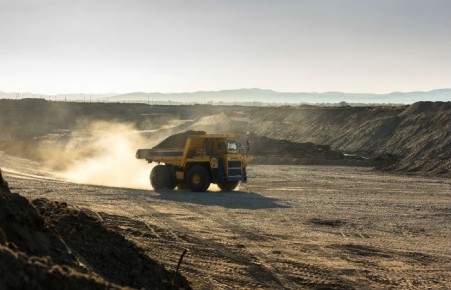 Разрез СУЭК в Хакасии оспорил штраф Росприроднадзора, потребовавшего получить лицензию