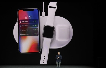 Apple презентовала флагман iPhone X, новый смартфон и автономные часы