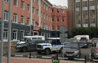 После телефонных угроз абаканские мамы опасаются отправлять детей в школу