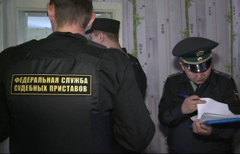 В Хакасии приставы лишили должника оружия