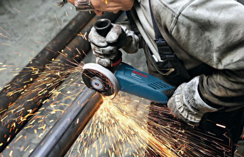 Житель Черногорска сдал в металлолом трубопровод