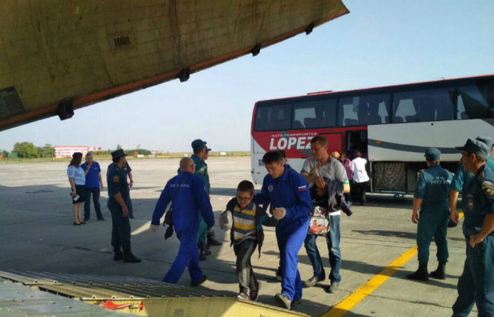 Делегация Хакасии вывезла с территории Донбасса группу раненых детей 