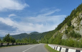 На трассе Саяногорск-Черемушки произошел сход скального грунта