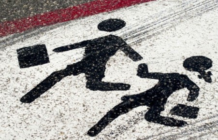 В Абакане разыскивают водителя, который сбил школьницу и скрылся