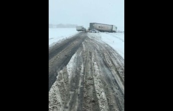Красноярскую трассу завалило снегом