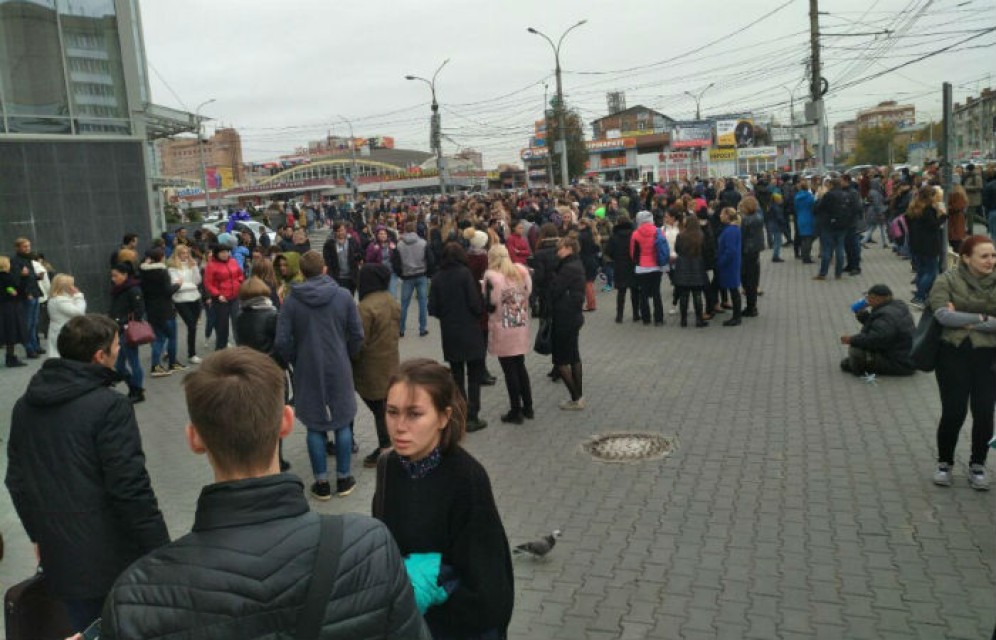 В Новосибирске эвакуируют школы и ТЦ