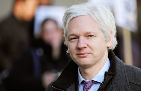 Ассанж рассказал о первой мировой интернет-войне